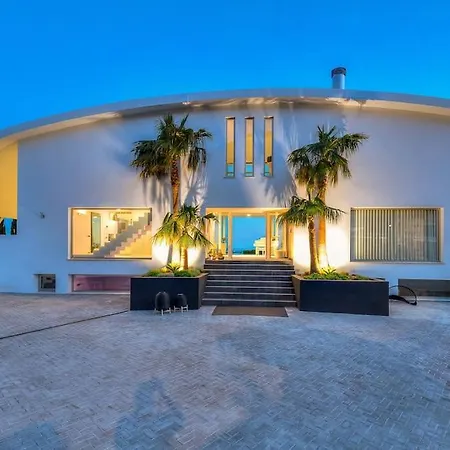 Espectacular In Higueron Villa *